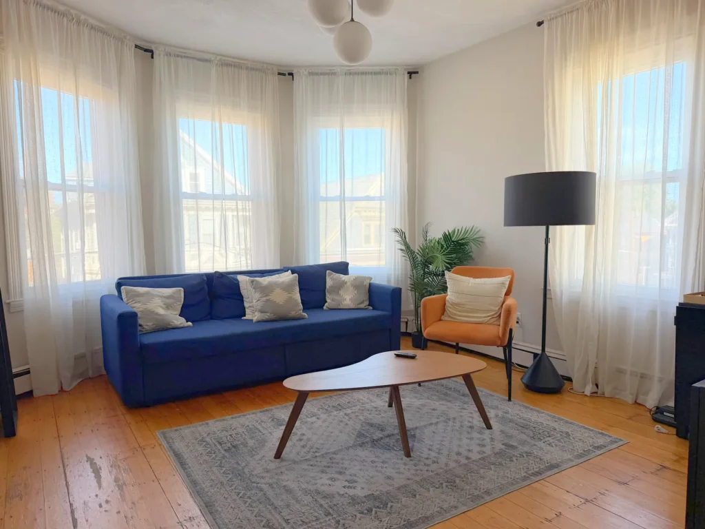 101 Calumet living room