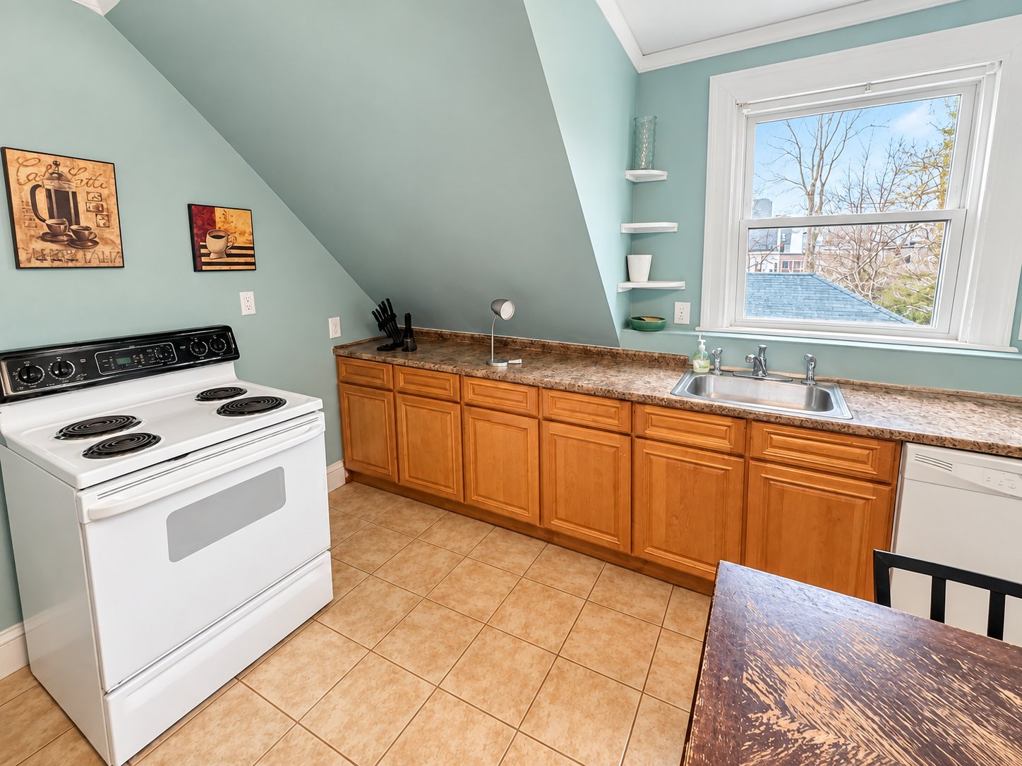 Kilsyth Road kitchen with electric range